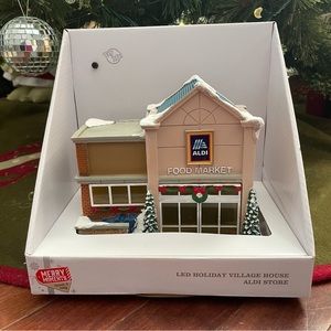 Aldi Merry Moments ALDI STORE LED Light Up Holiday Village House 2023 Ne…